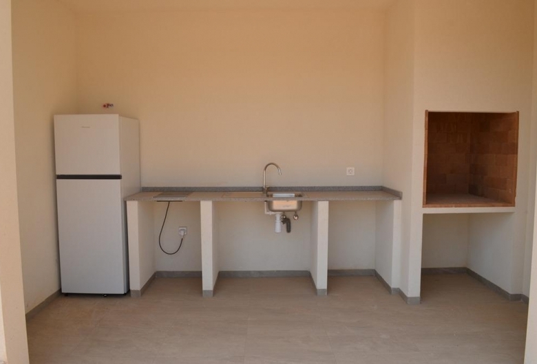 VILLA DE ESTILO TRADICIONAL DE NUEVA CONSTRUCCIÓN DE 4 DORMITORIOS EN PINOSO