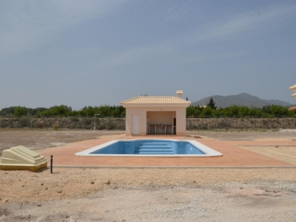 VILLA DE ESTILO TRADICIONAL DE NUEVA CONSTRUCCIÓN DE 4 DORMITORIOS EN PINOSO