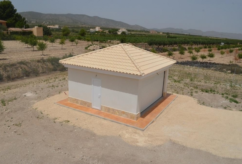 VILLA DE ESTILO TRADICIONAL DE NUEVA CONSTRUCCIÓN DE 4 DORMITORIOS EN PINOSO