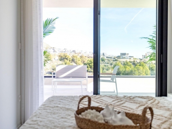 NUEVO COMPLEJO RESIDENCIAL DE APARTAMENTOS DE 2 DORMITORIOS CON VISTAS AL MAR EN FINESTRAT
