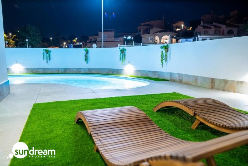 g_39898-4-12 PRECIOSA VILLA DE 3 DORMITORIOS CON VISTAS AL CAMPO DE GOLF EN ROJALES