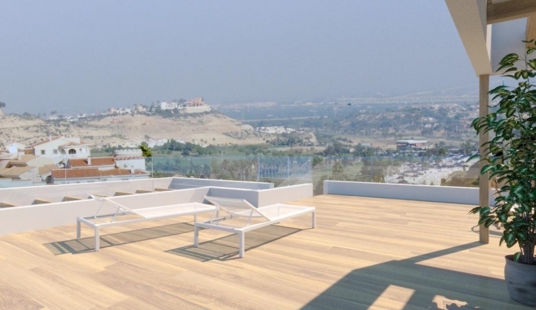 PRECIOSA VILLA DE 3 DORMITORIOS CON VISTAS AL CAMPO DE GOLF EN ROJALES