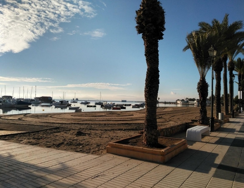 VILLA PAREADA DE NUEVA CONSTRUCCIÓN DE 4 DORMITORIOS  EN LOS ALCAZARES