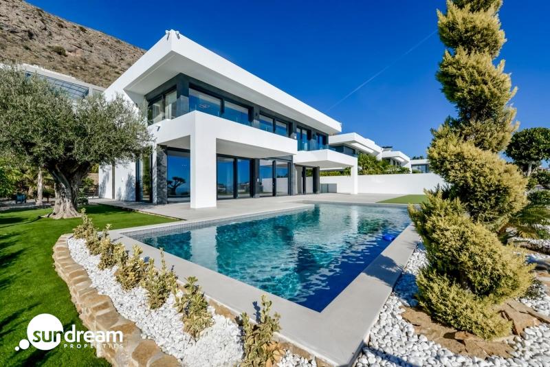 g_39973-8-1 VILLA DE LUJO LISTA PARA ENTRAR A VIVIR CON MAGNIFICAS VISTAS AL MAR EN FINESTRAT