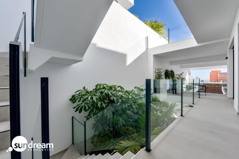 g_39973-8-17 VILLA DE LUJO LISTA PARA ENTRAR A VIVIR CON MAGNIFICAS VISTAS AL MAR EN FINESTRAT