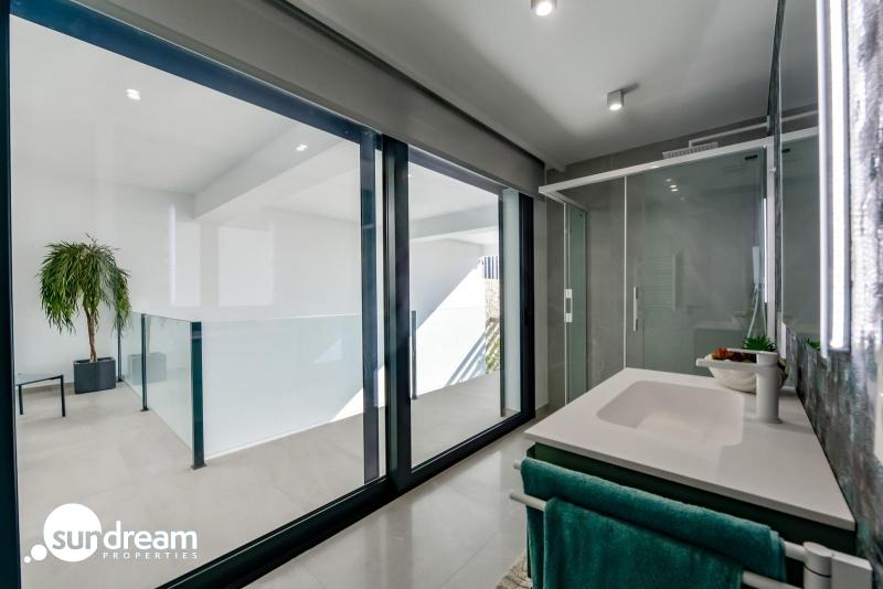 g_39973-8-25 VILLA DE LUJO LISTA PARA ENTRAR A VIVIR CON MAGNIFICAS VISTAS AL MAR EN FINESTRAT