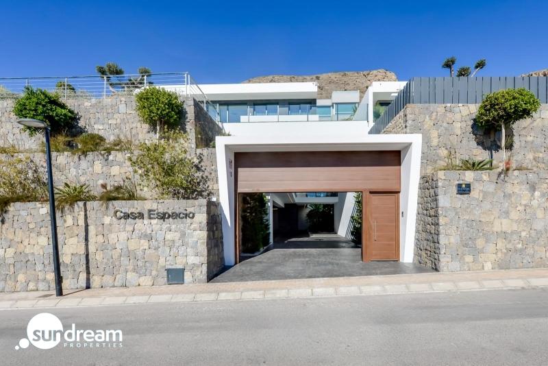 g_39973-8-3 VILLA DE LUJO LISTA PARA ENTRAR A VIVIR CON MAGNIFICAS VISTAS AL MAR EN FINESTRAT