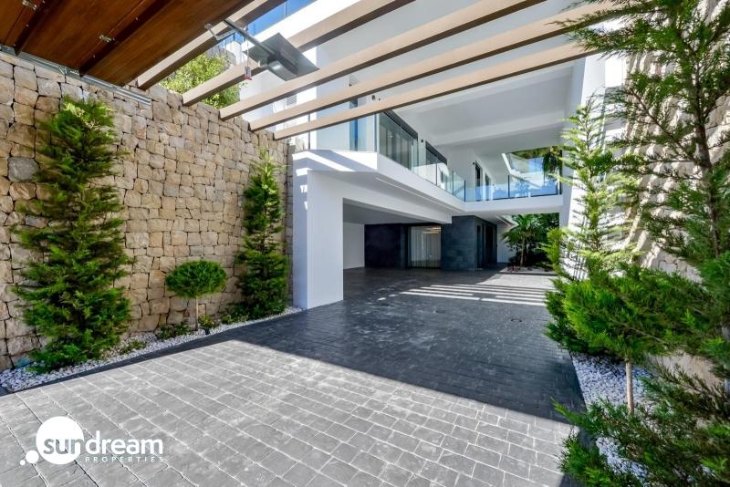 g_39973-8-4 VILLA DE LUJO LISTA PARA ENTRAR A VIVIR CON MAGNIFICAS VISTAS AL MAR EN FINESTRAT