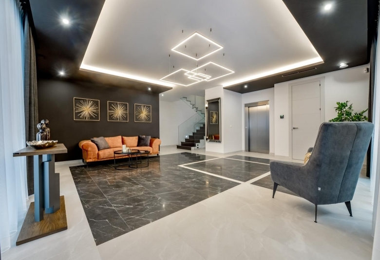 VILLA DE LUJO LISTA PARA ENTRAR A VIVIR CON MAGNIFICAS VISTAS AL MAR EN FINESTRAT