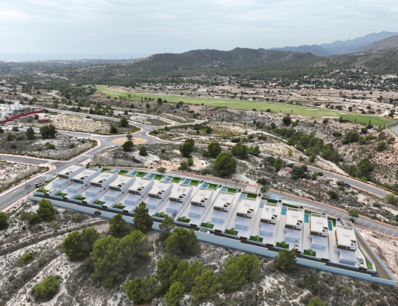 Chalet en venta con piscina privada en Finestrat