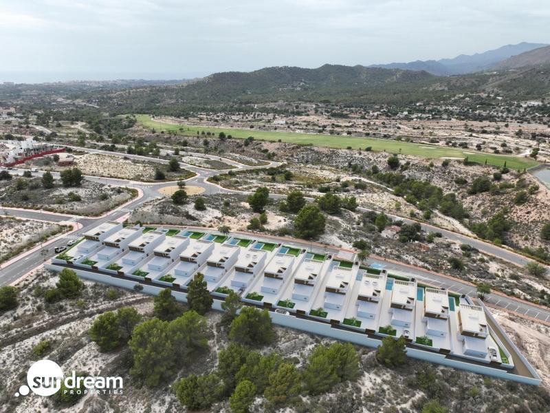 g_39991-4-13 Chalet en venta con piscina privada en Finestrat