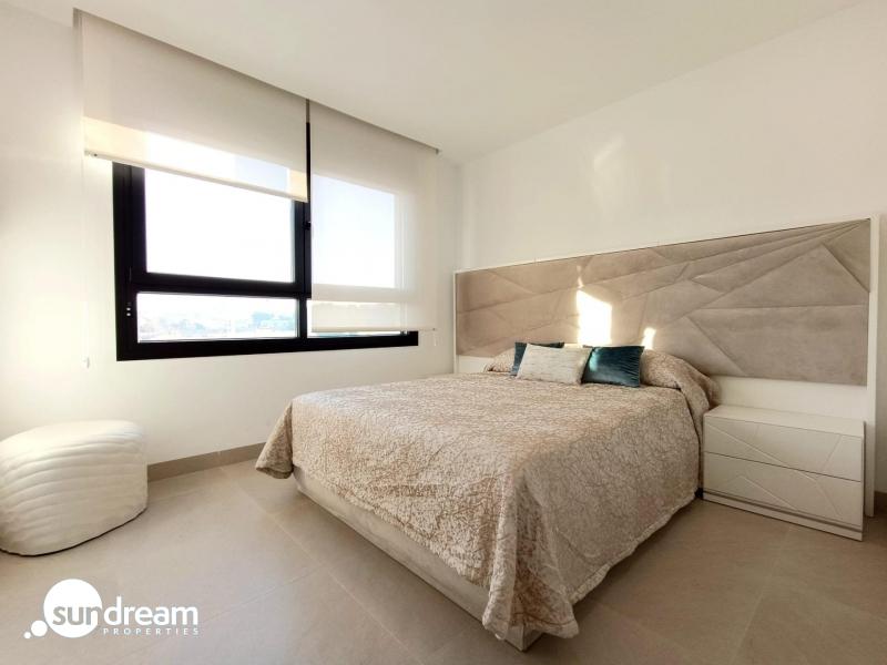 Chalet adosado con piscina privada a la venta  en Benijófar(Alicante)