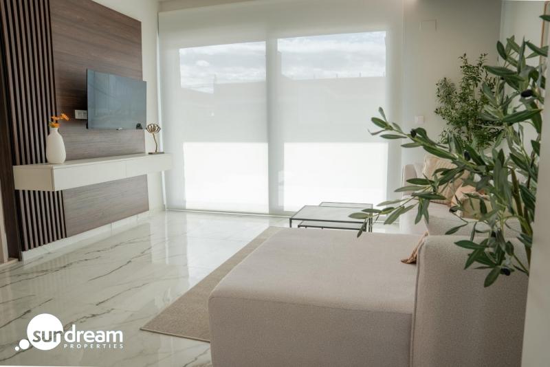 Chalet independiente en una sola planta con 3 dormitorios a la venta en Ciudad Quesada(Alicante)