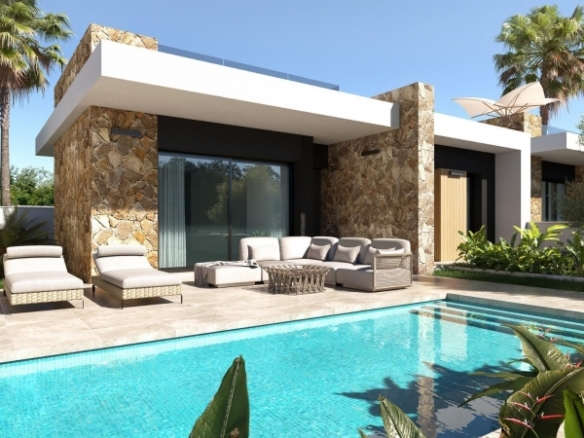 Chalet independiente en una sola planta con 3 dormitorios a la venta en Ciudad Quesada(Alicante)