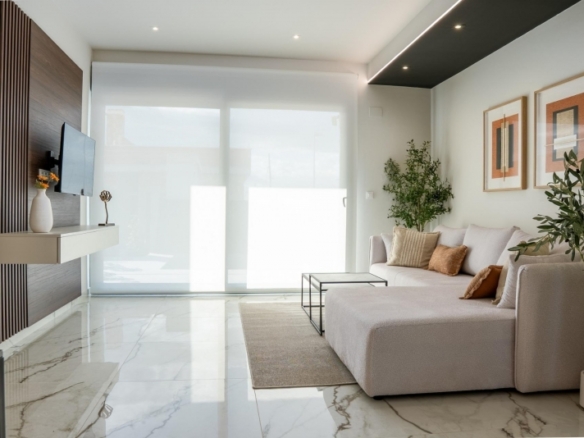 Chalet independiente en una sola planta con 3 dormitorios a la venta en Ciudad Quesada(Alicante)