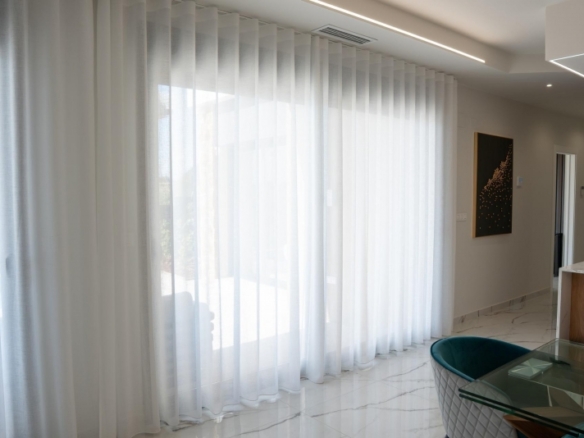 Chalet independiente en una sola planta con piscina privada a la venta en Ciudad Quesada(Alicante).