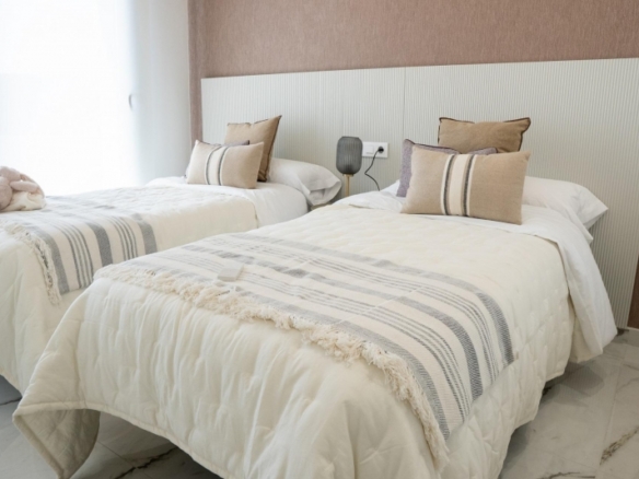 Chalet independiente en una sola planta con piscina privada a la venta en Ciudad Quesada(Alicante).