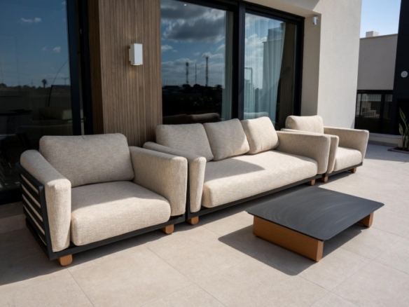 Chalet independiente en una sola planta con piscina privada a la venta en Ciudad Quesada(Alicante).