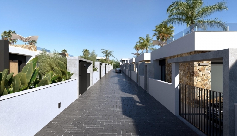 Chalet independiente en una sola planta con piscina privada a la venta en Ciudad Quesada(Alicante).