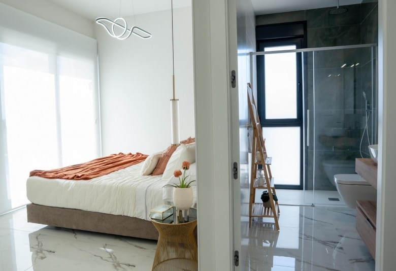 Chalet independiente en una sola planta con piscina privada a la venta en Ciudad Quesada(Alicante).