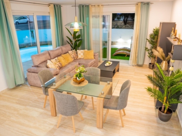 Villa de 5 dormitorios a la venta con estupendas vistas al campo de Golf