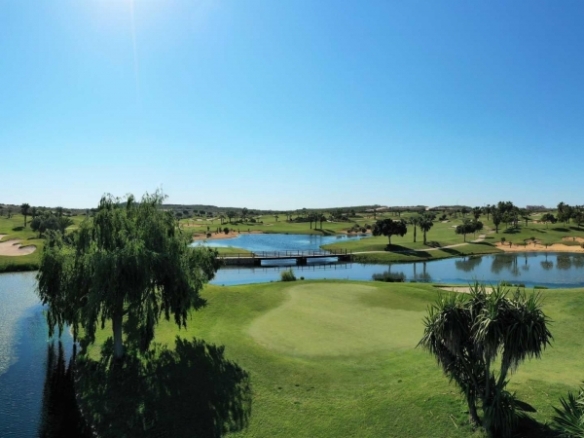 Vivienda pareada de 2 dormitorios de nueva construcción en Golf Resort, Orihuela