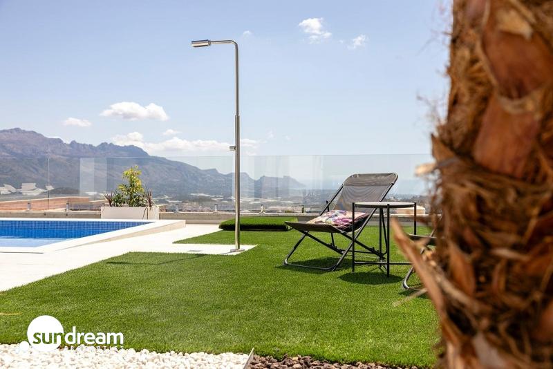 g_40113-13-27 Villa de nueva construcción con piscina privada y vistas al mar en Polop