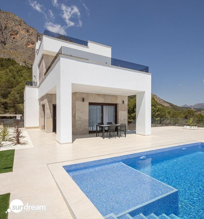 g_40113-13-3 Villa de nueva construcción con piscina privada y vistas al mar en Polop
