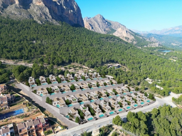 Villa de nueva construcción con piscina privada y vistas al mar en Polop