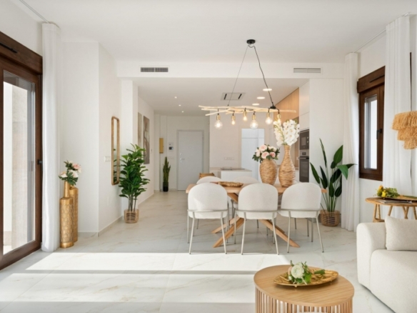 Villa de nueva construcción de una planta y piscina privada en Polop