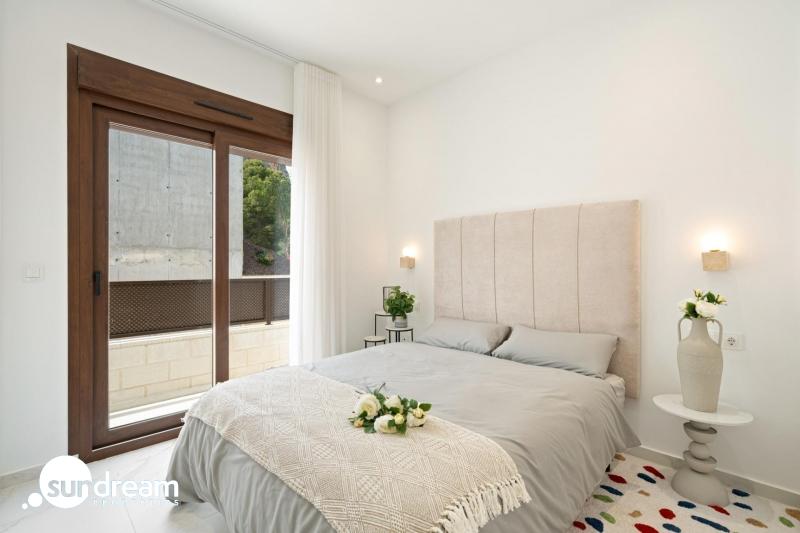 g_40114-15-26 Villa de nueva construcción de una planta y piscina privada en Polop