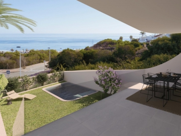 Bungalow de planta baja de 2 dorm. y semisótano a 300m de la playa en La Mata, Torrevieja