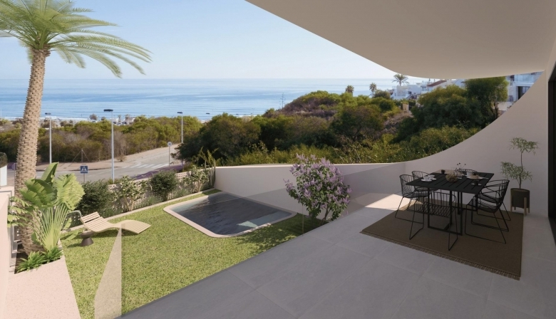 Bungalow de planta baja de 2 dorm. y semisótano a 300m de la playa en La Mata, Torrevieja