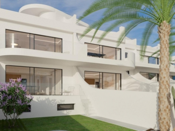Bungalow de planta baja de 2 dorm. y semisótano a 300m de la playa en La Mata, Torrevieja