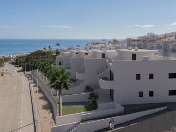 Bungalow de planta baja de 2 dorm. y semisótano a 300m de la playa en La Mata, Torrevieja