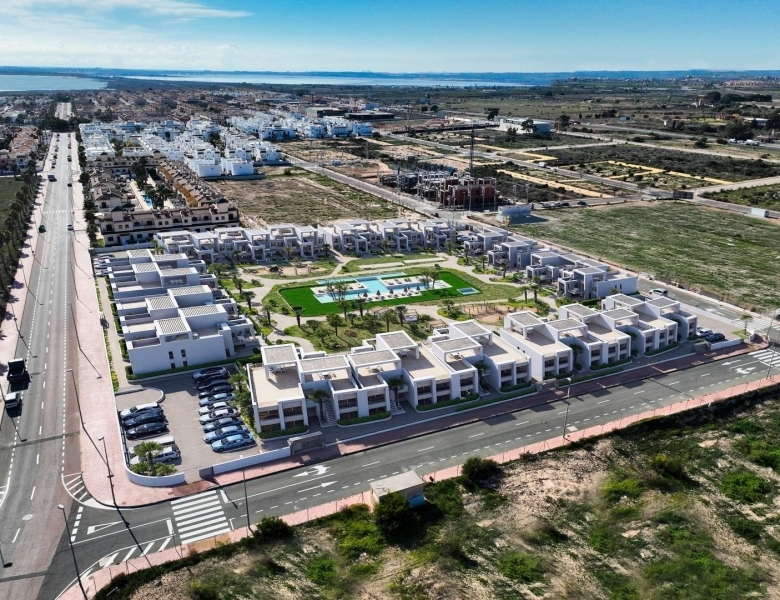 Bungalow en venta obra nueva y piscina Ciudad Quesada