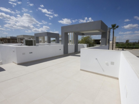 Bungalow en venta obra nueva con piscina San Fulgencio