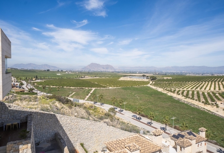 Villa obra nueva venta con piscina La Finca Golf Algorfa
