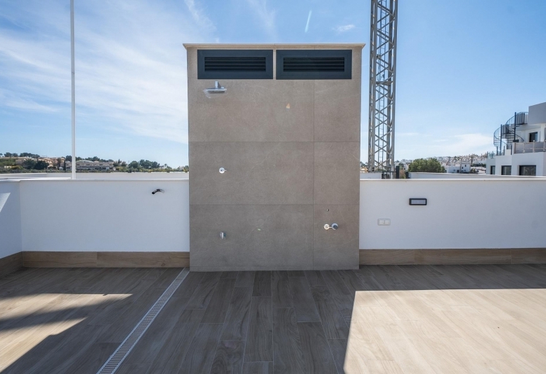 Villa obra nueva venta con piscina La Finca Golf Algorfa