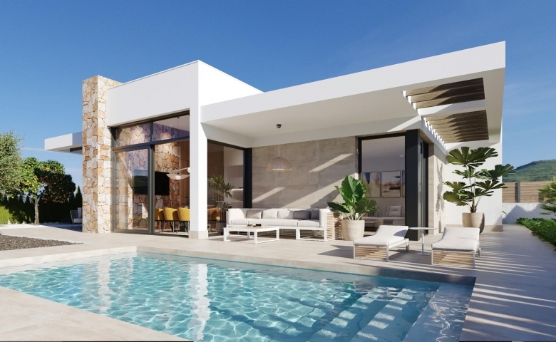 Chalet en una planta con solarium y piscina privada en Golf Resort, Murcia