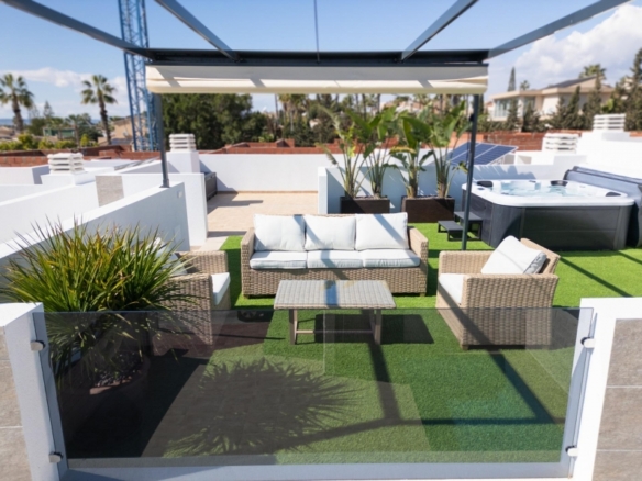 Villa en venta obra nueva con solárium San Fulgencio