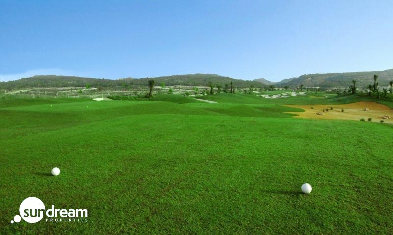 Villa en venta de obra nueva con piscina Golf Orihuela