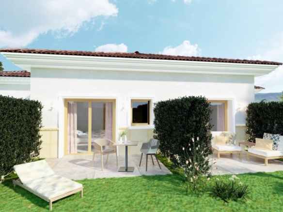 Villa grande en venta con piscina y terraza en Pinoso