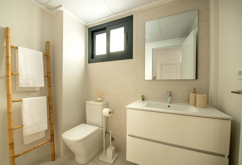 Chalet adosado en venta obra nueva con piscina en Cox