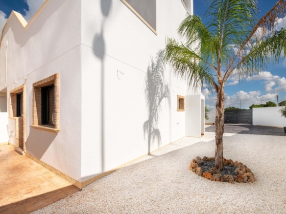 Chalet adosado en venta obra nueva con piscina en Cox