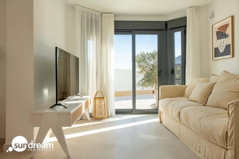 Chalet adosado en venta obra nueva con piscina en Cox