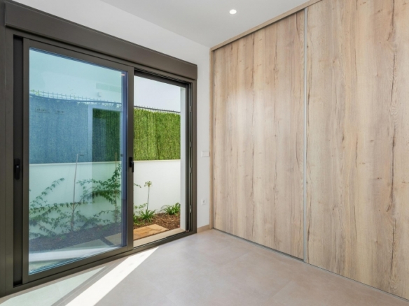 Villa en venta obra nueva con piscina en San Javier