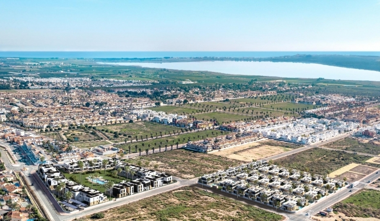 Bungalow de planta alta con 2 dormitorios a la venta en Lo Marabú, Ciudad Quesada