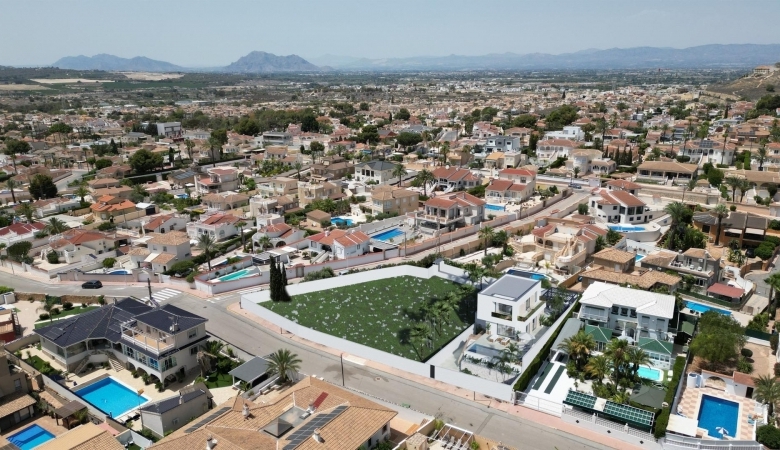 Villa de nueva construcción en Rojales: diseño moderno y ubicación privilegiada