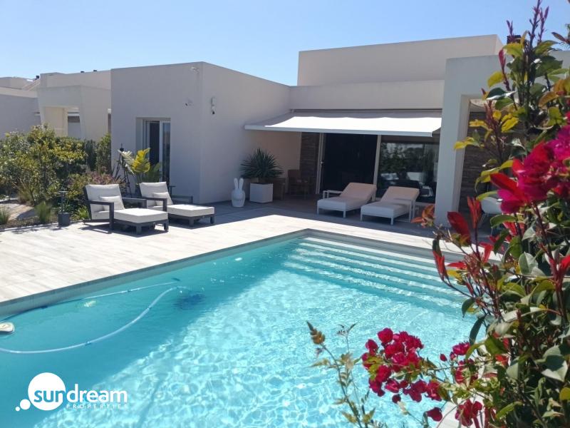 g_42639-56-1 Villa en venta con piscina La Finca Golf Resort Algorfa